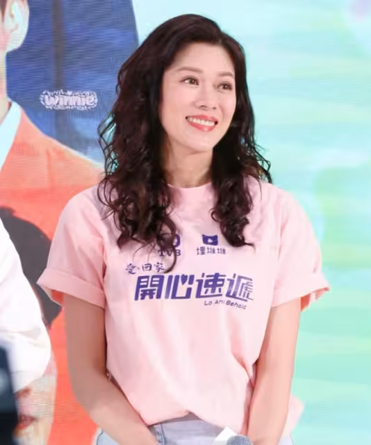 TVB女星沉痛宣布父親死訊！曝自己患癌時獲雙親鼓勵！眾星留言慰問