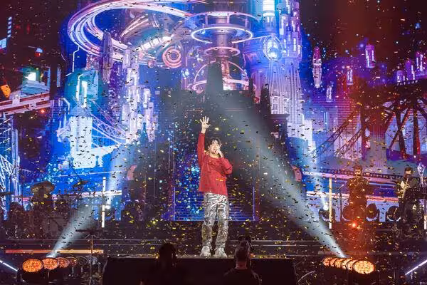 李聖傑雙喜臨門! 喜迎生日「豪撒上百紅包」預告4月有大事