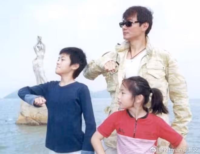 恭喜!TVB男星帥氣兒子宣布求婚成功!準兒媳真容曝光!穿校服定終身