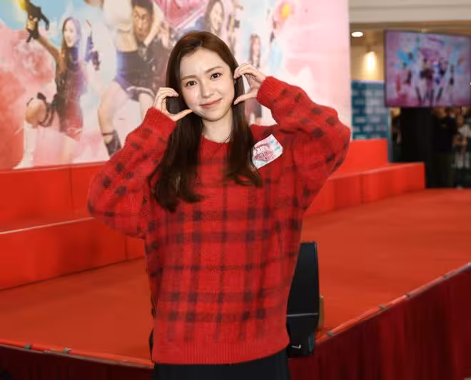 TVB新晉小花顏值完勝同劇演員！被稱藝訓班花！大讚公司更有人情味