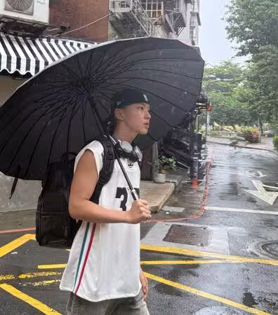 韓星瘋「台灣感性」!SEVENTEEN、BTS台北街景瘋打卡 踩點行程一次看