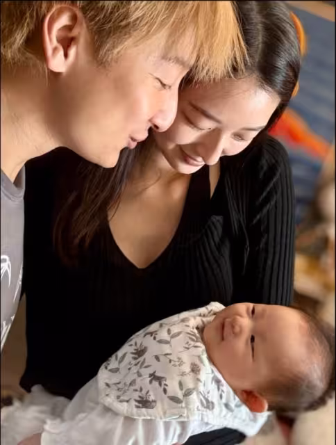 香港男星大曬與女兒合照！長得太像爸爸！首次透露中文名背後含義！
