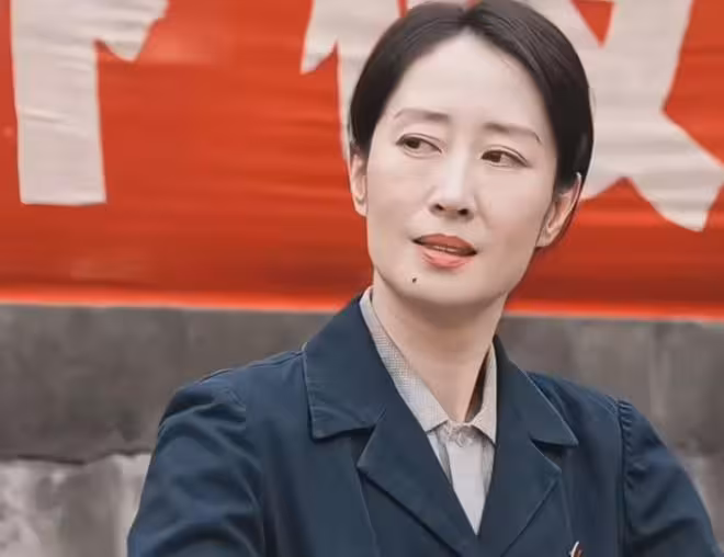 純真年代的愛情：葉峰表白凌漪，才懂方穆揚娶費霓，許紅旗成贏家