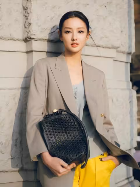 TVB花旦米蘭時裝秀大曬長腿！谷愛凌唐嫣宋雨琦同場比美！楊冪撞衫韓星？