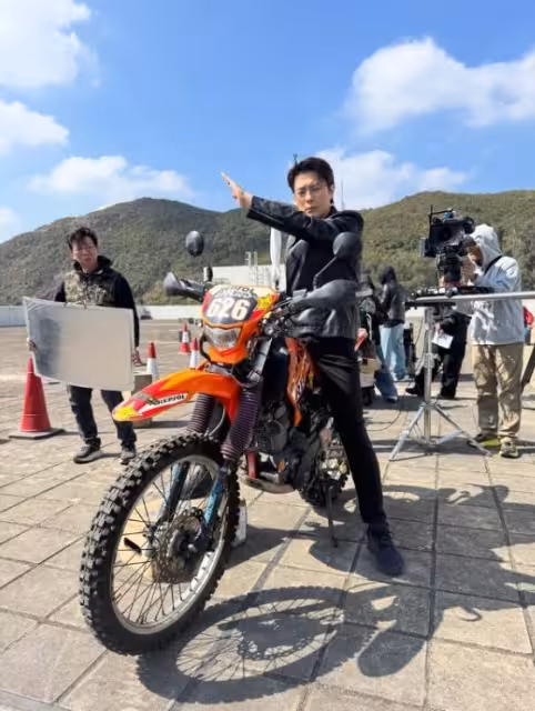 TVB男星粉紅色短裙跳芭蕾舞!本尊回應:我沒病