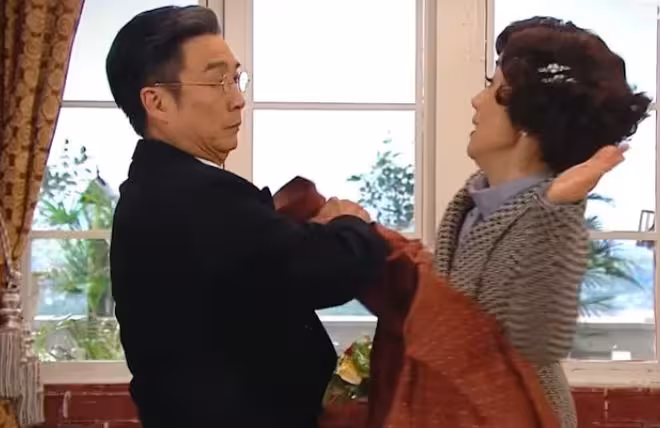 TVB女星自曝奪視後卻遭冷待!無戲可拍陷事業低谷!感慨:真的沒工作零收入