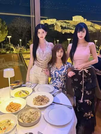 BY2難得同框媽「3人顏值超高」！Yumi解放細肩帶 Miko低胸被看光