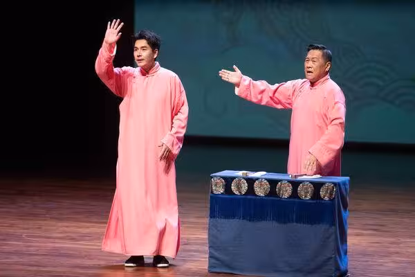 王傳一回外婆家鄉講相聲…開場起火爆衝突 演到一半大咖嘉賓現身