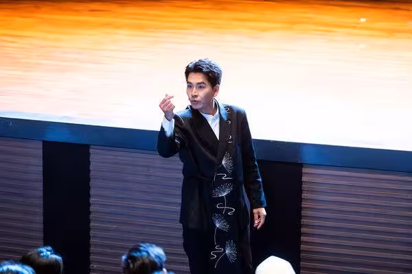 王傳一回外婆家鄉講相聲…開場起火爆衝突 演到一半大咖嘉賓現身
