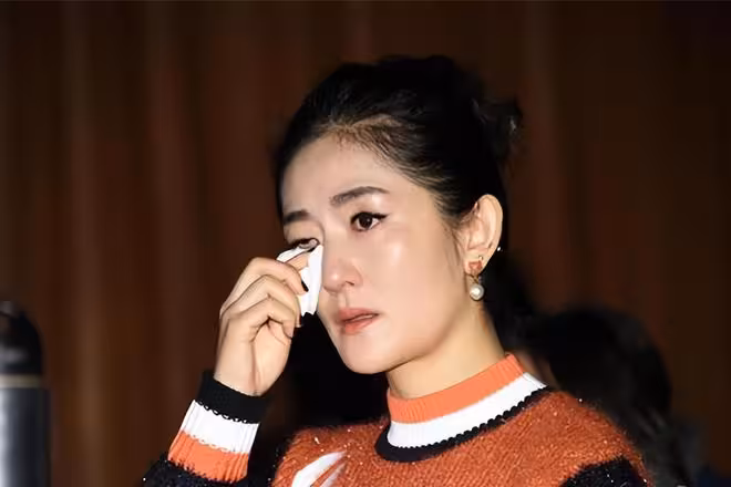 何炅早就勸過謝娜可惜她不聽！何炅擔心的事還是發生了