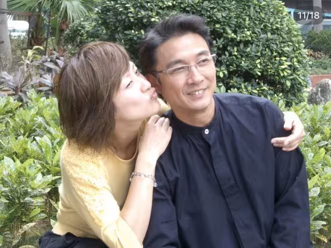 TVB知名男星曝光與多位一線花旦親密照！摸腰貼臉還扮親吻！艷福無邊