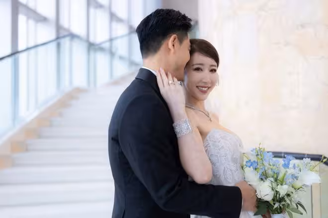TVB前性感女星舉行婚禮！港姐好友擔任伴娘！豐滿身材十分搶眼！