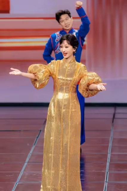 把七旬老人畫成少女！看毛戈平給劉曉慶化妝現場如何「大變活人」