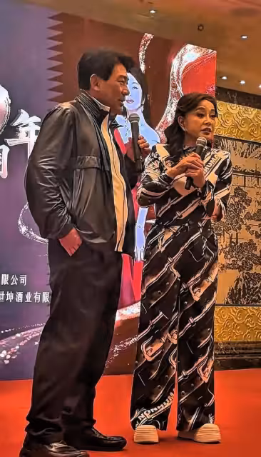 把七旬老人畫成少女！看毛戈平給劉曉慶化妝現場如何「大變活人」