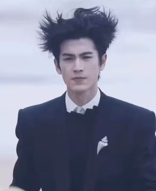 得罪何方神聖？張凌赫因一句話跌落神壇！噁心的一幕還是上演了