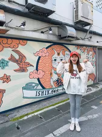 Energy書偉辣妻卸貨倒數!懷雙胞胎「挺肚最後一飛」不科學身材全被拍