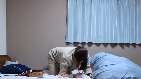 女偶像首公開生產影片!陣痛跪床羊水破…遇「寶寶卡骨盆」險剖腹