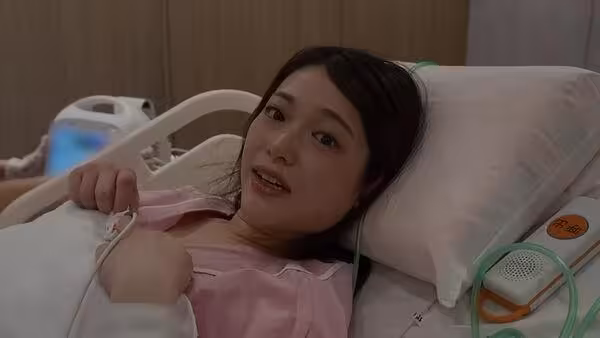 女偶像首公開生產影片!陣痛跪床羊水破…遇「寶寶卡骨盆」險剖腹