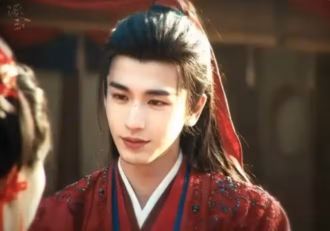 《逐玉》堪稱顏狗盛宴，男角色顏值個個扛打，張凌赫只能排第三
