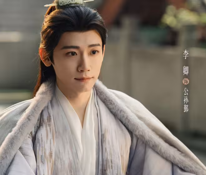 《逐玉》堪稱顏狗盛宴，男角色顏值個個扛打，張凌赫只能排第三