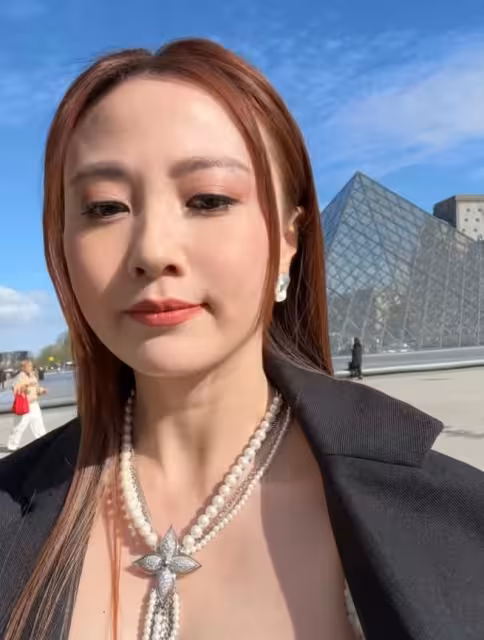 TVB遭雪藏花旦打入名媛圈！獲邀請出席巴黎時裝周！傳戀富二代躋身上流