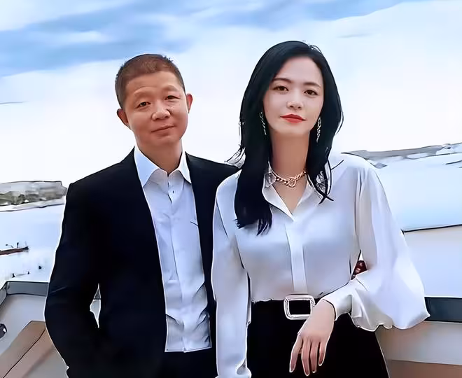 明明多年前就跟曹郁離婚，為何姚晨突然官宣？凌瀟肅終於正名了