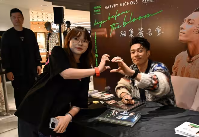 TVB前男星現身簽書會！加印2500本迅速售罄！粉絲太過開心落淚