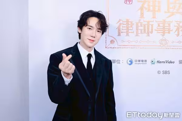 獨/柳演錫新戲被附身!好兄弟飄來片場湊熱鬧 遇鬼壓床抱愛犬取暖