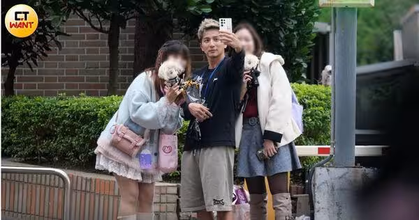 小煜離婚半年後「棒棒堂活動也停擺」!深夜出沒酒吧…現況全被拍