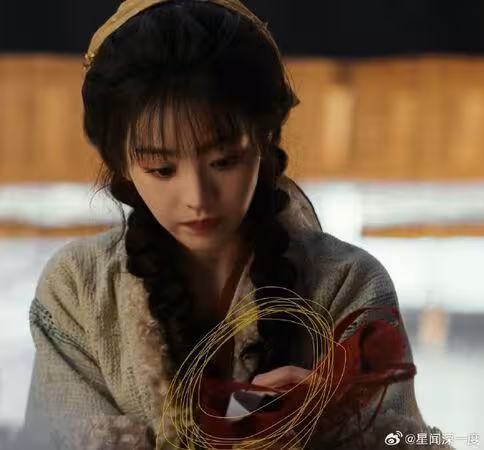 《逐玉》被抓包穿幫鏡頭! 阿伯假吃饅頭、大婚戲她戴口罩全露餡
