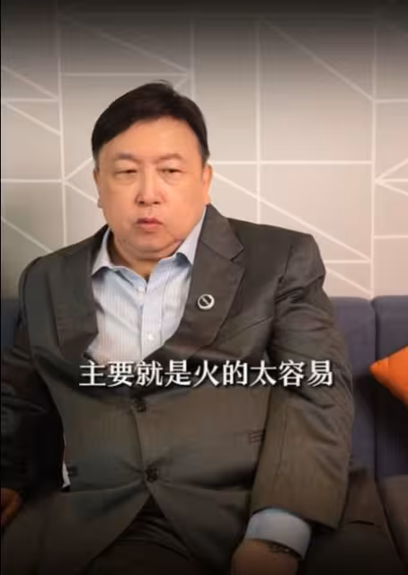 香港一代巨星英年早逝真相曝光!王晶否認他是「為情所困」!緋聞女友扶靈哭成淚人!
