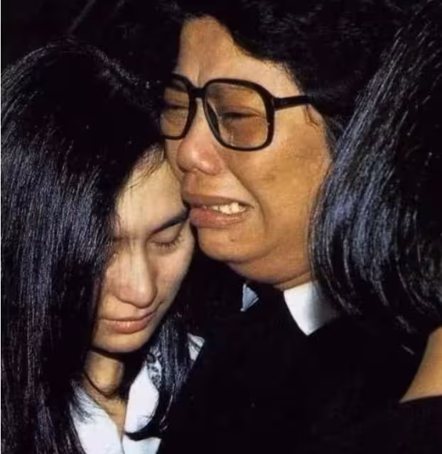 香港一代巨星英年早逝真相曝光!王晶否認他是「為情所困」!緋聞女友扶靈哭成淚人!