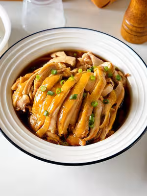 電飯煲版蔥油燜雞，年夜飯家常菜，無水無油爽嫩多汁，15分鐘上桌簡單快手菜