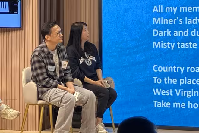 TVB前男星帶18歲自閉症兒子亮相，自彈自唱驚艷全場！分享經歷時一度哽咽！