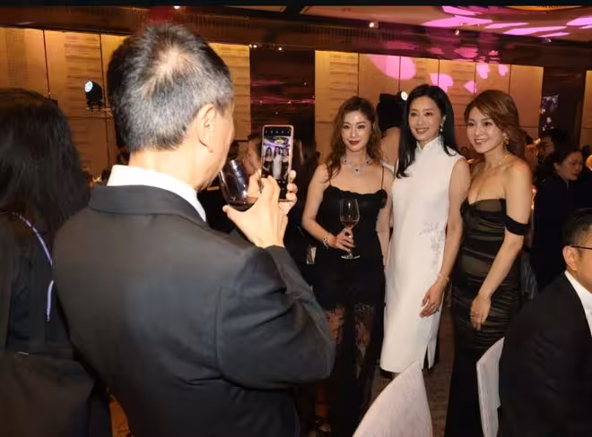 星光熠熠！超60位歷代港姐盛裝出席活動！