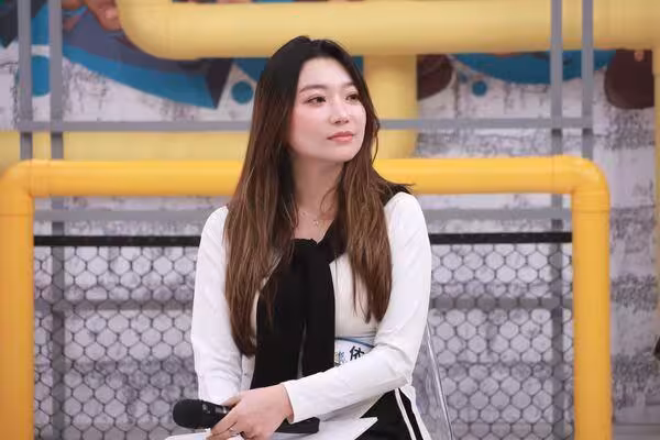 依依抓包納豆說謊溜出門喝酒! 爆氣飆罵「帶頭男星」:演藝圈毒瘤