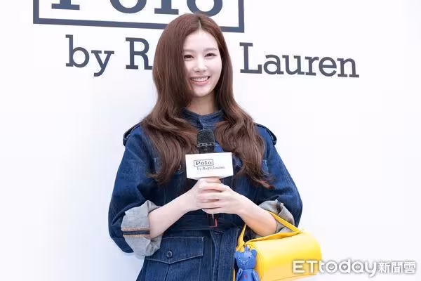 直擊／搶看TWICE Sana千人塞爆台北101　粉絲爬微風尋「最佳視角」