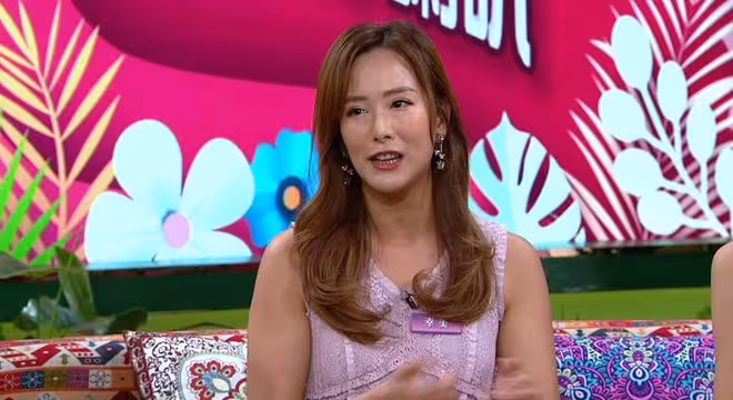 恭喜！TVB東張女神大曬婚照榮升人妻！去年與中年男被拍，2小時熱吻超20次！