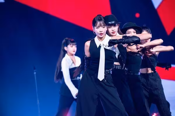 SUPER JUNIOR鬥嘴實境秀 韓援啦啦隊海莉意外成激勵重點