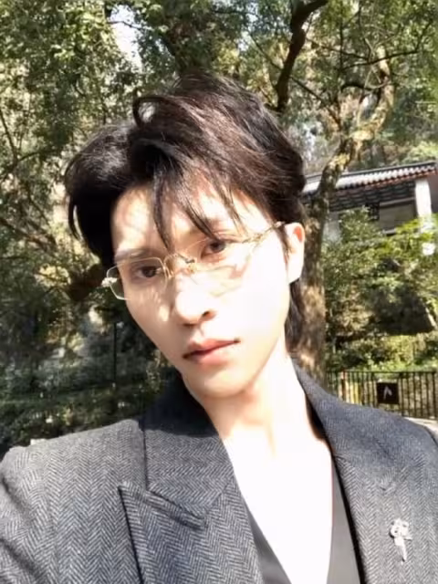 李藝彤也來短國了，搭檔張集駿，粉絲拒絕她「自降身價」