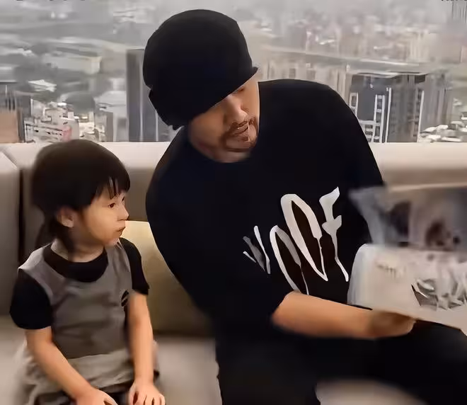 周杰倫新專輯霸屏6熱搜，情懷加持下，他還能復刻當年樂壇神話嗎