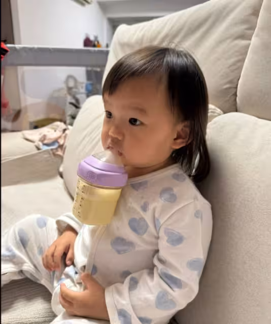 TVB男星洪永城給小女兒慶2歲生日!搞笑一幕曝光!想親吻女兒卻被嫌棄!