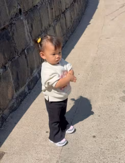 TVB男星洪永城給小女兒慶2歲生日！搞笑一幕曝光！想親吻女兒卻被嫌棄！