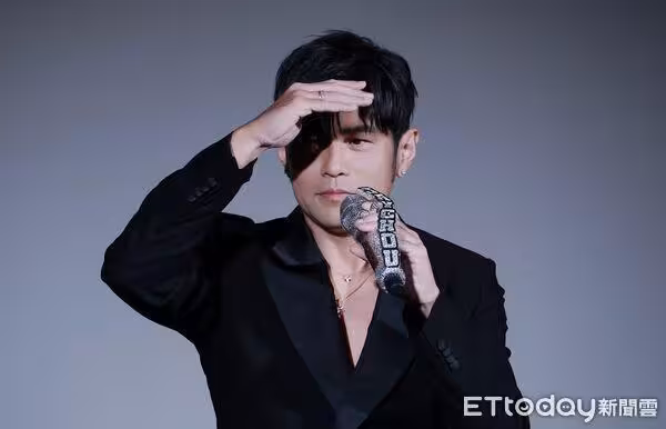 周杰倫10年沒開簽唱會「有望辦在網球場」 被問台灣演唱會回應了!