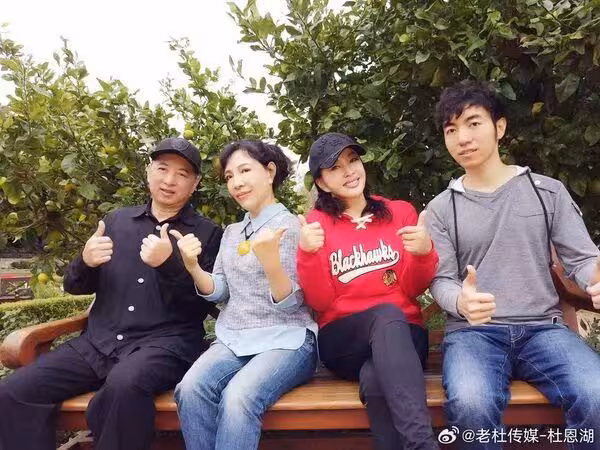 劉曉慶親妹反擊了！揭沒養老金領　痛心姊姊晚年被「榨乾骨髓」