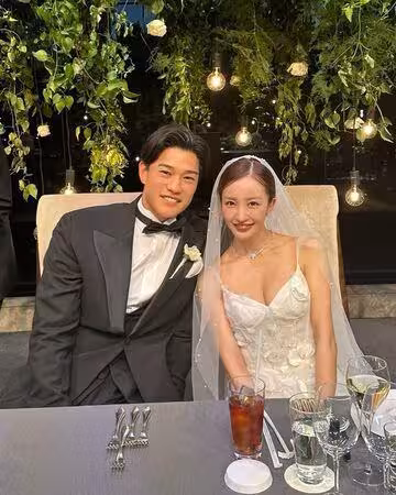球星尪年薪剛大砍1200萬!偶像妻「砸百萬辦員旅」包棟豪奢行程曝光