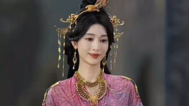 古偶劇《白日提燈》開播，迪麗熱巴陳飛宇主演，兩大看點值得期待