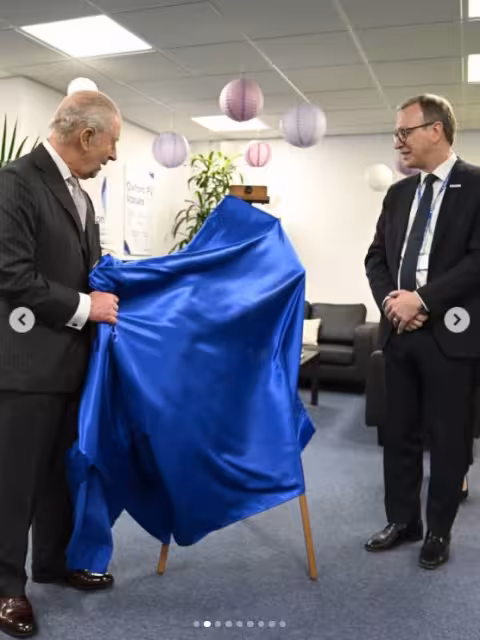 查爾斯癌後首度亮相，輕鬆幽默引發全場笑聲！
