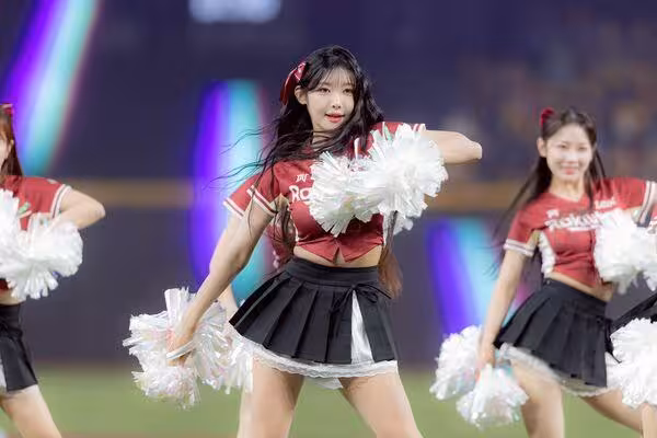 廉世彬勝利女神發威！樂天女孩大巨蛋開場舞 　高佳彬、金佳垠圈粉暴增