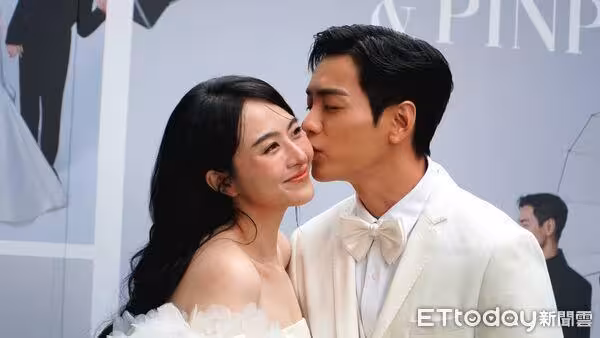 直擊／禾浩辰婚禮現場曝光！放閃「嘴對嘴親親」吳品潔絕美白紗現身